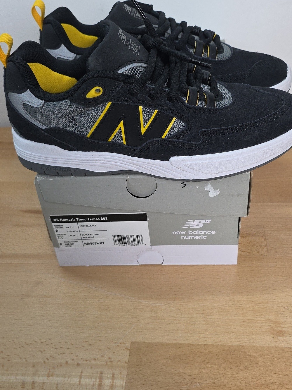 New Balance Black and Yellow Men’s Casual Sneakers US 8 M